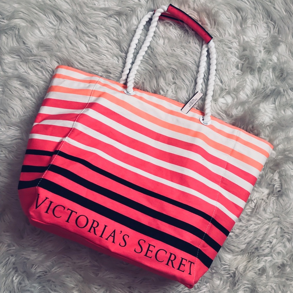 FREE w/ Purchase ($39+) - Victoria’s Secret Tote